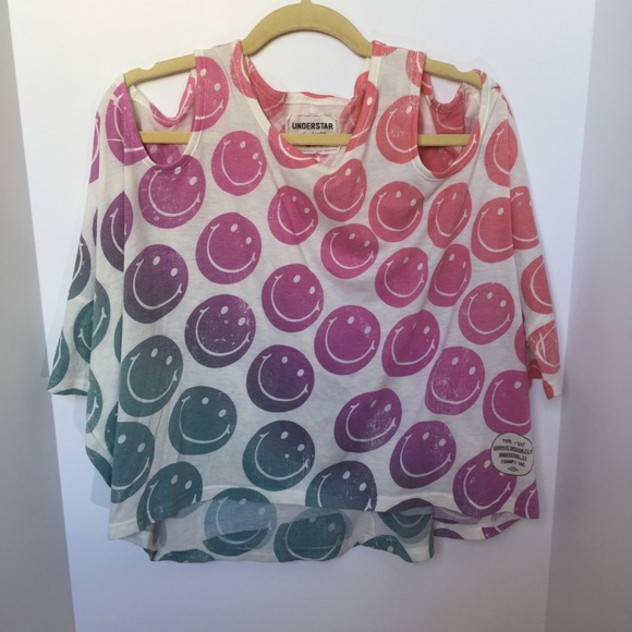 Cold shoulder, ombré smiley face top - Picture 3 of 5